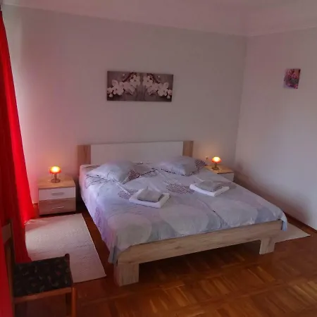 Vera Apartman *